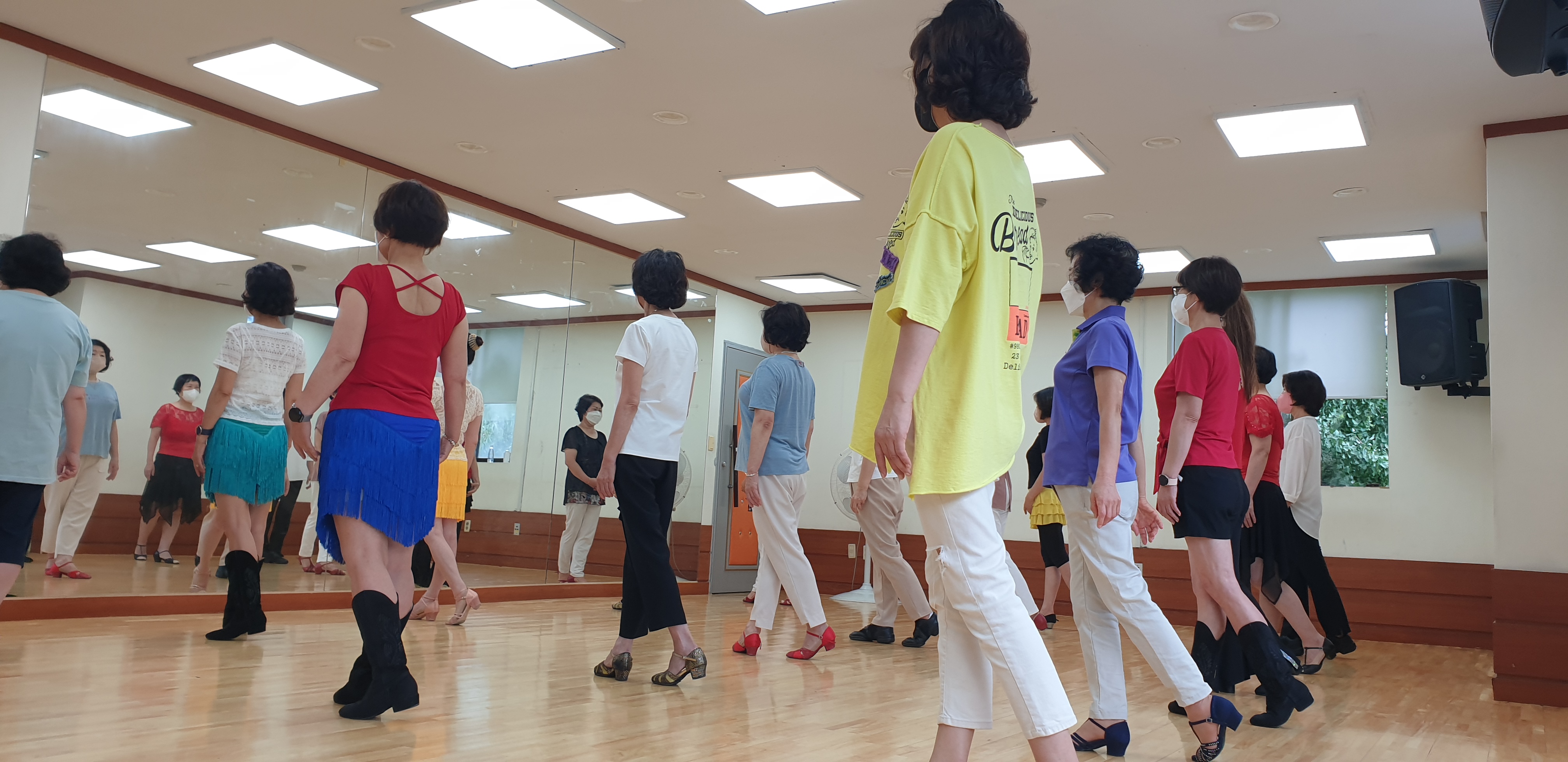 라인댄스 중급(A) 이미지